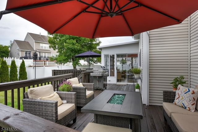 88 Watch Hill Rd, Hackettstown Town, NJ 07840
