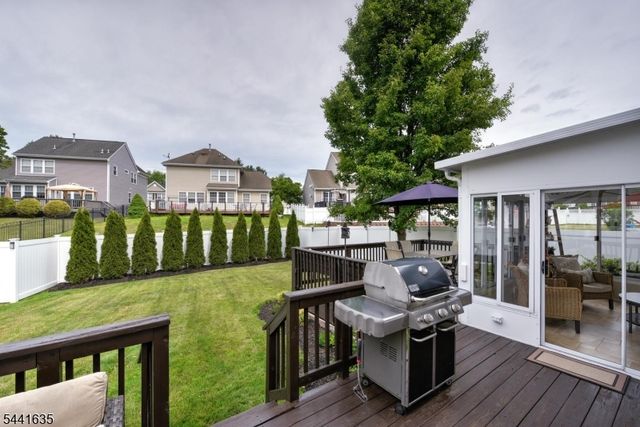 88 Watch Hill Rd, Hackettstown Town, NJ 07840