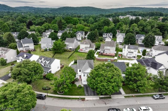 88 Watch Hill Rd, Hackettstown Town, NJ 07840