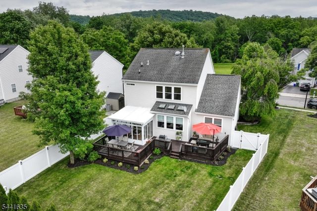 88 Watch Hill Rd, Hackettstown Town, NJ 07840
