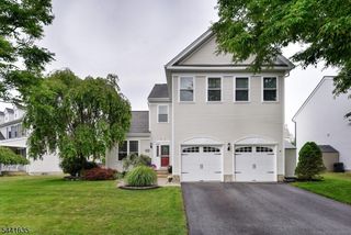 88 Watch Hill Rd, Hackettstown Town, NJ 07840