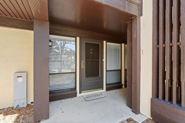 42 Club House Dr 101, Palm Coast, FL 32137