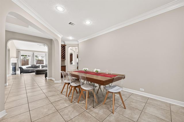635 Doscher Lane, Sugar Land, TX 77479