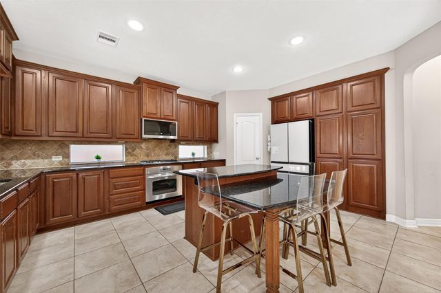 635 Doscher Lane, Sugar Land, TX 77479