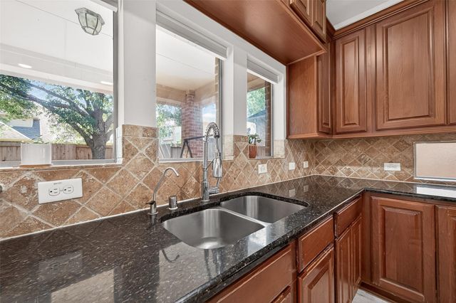 635 Doscher Lane, Sugar Land, TX 77479