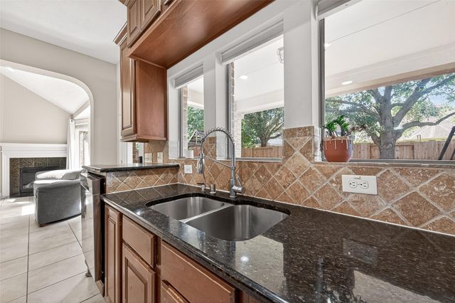 635 Doscher Lane, Sugar Land, TX 77479