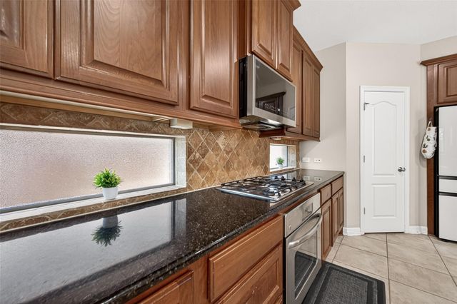635 Doscher Lane, Sugar Land, TX 77479