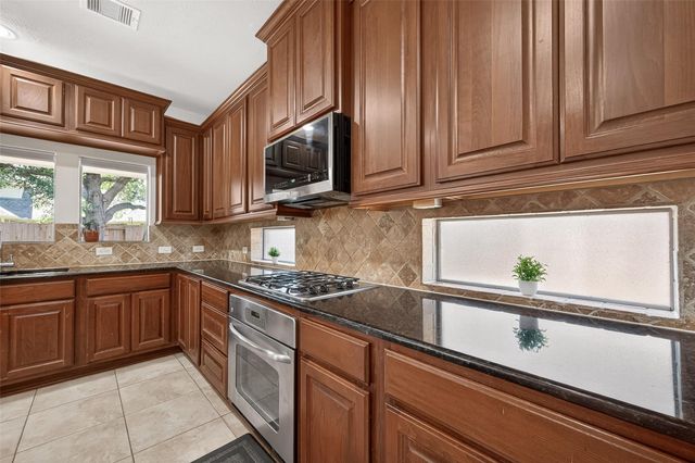 635 Doscher Lane, Sugar Land, TX 77479