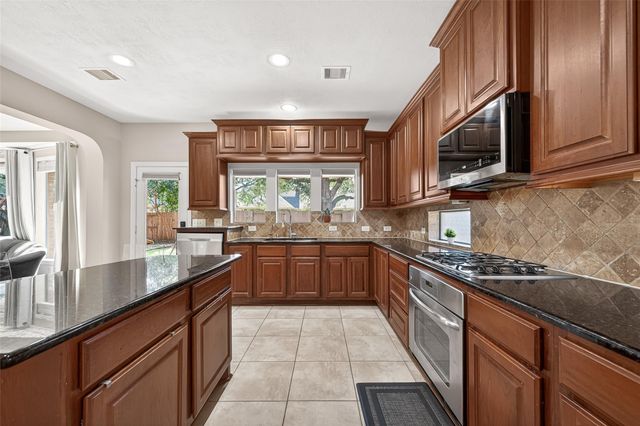 635 Doscher Lane, Sugar Land, TX 77479