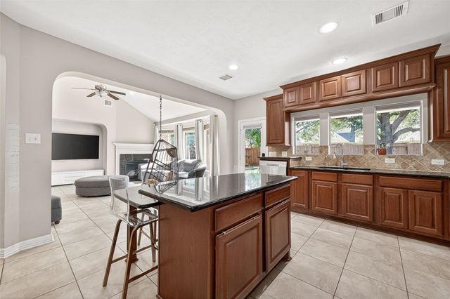 635 Doscher Lane, Sugar Land, TX 77479