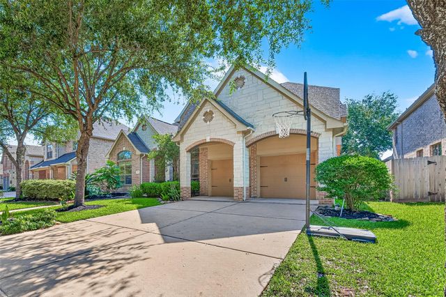 635 Doscher Lane, Sugar Land, TX 77479