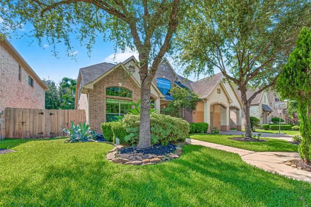 635 Doscher Lane, Sugar Land, TX 77479