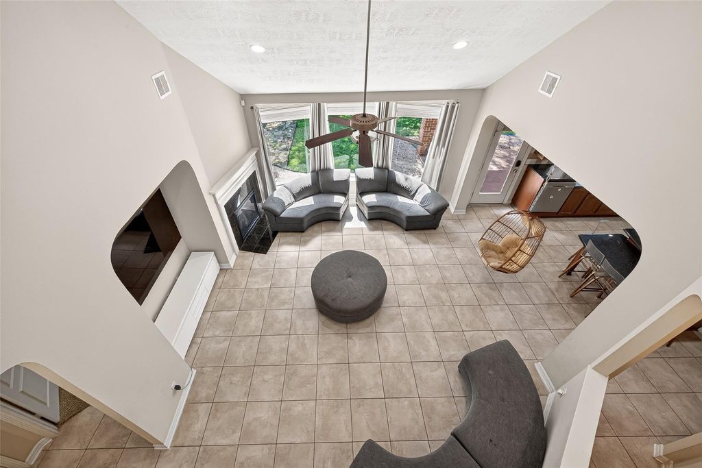 635 Doscher Lane, Sugar Land, TX 77479