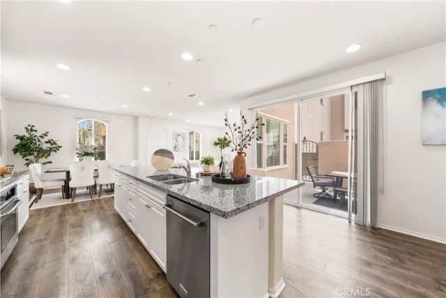 153 Fixie, Irvine, CA 92618