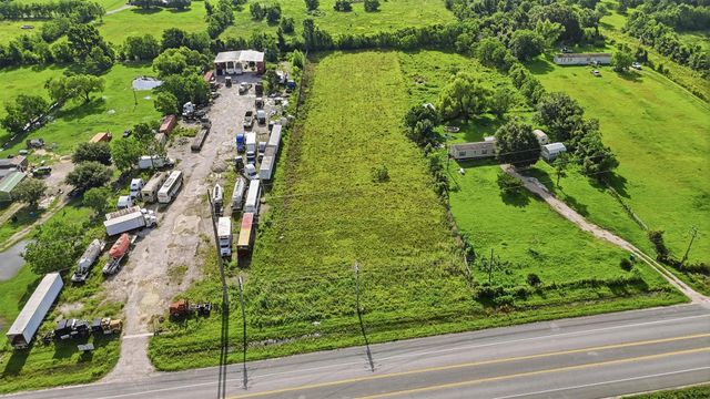 8940 Highway 321, Dayton, TX 77535