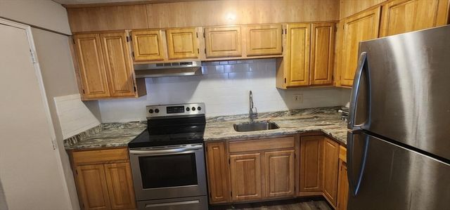 55 Elmwood Park 12, Quincy, MA 02170