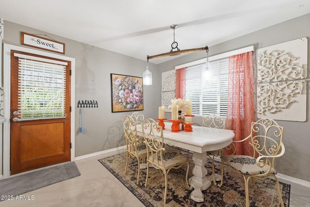 2343 E EARLL Drive, Phoenix, AZ 85016