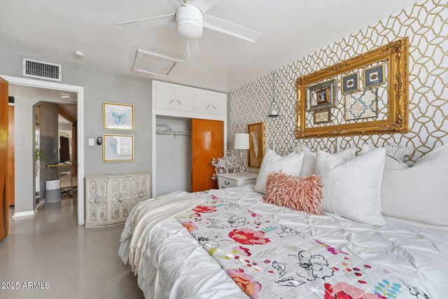 2343 E EARLL Drive, Phoenix, AZ 85016