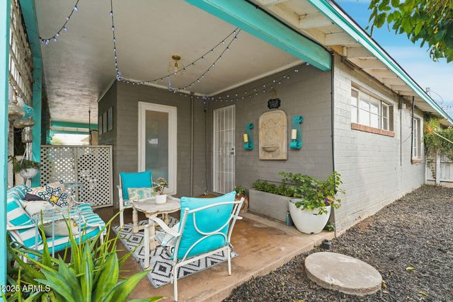 2343 E EARLL Drive, Phoenix, AZ 85016