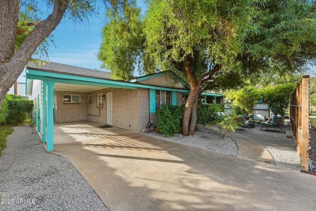 2343 E EARLL Drive, Phoenix, AZ 85016