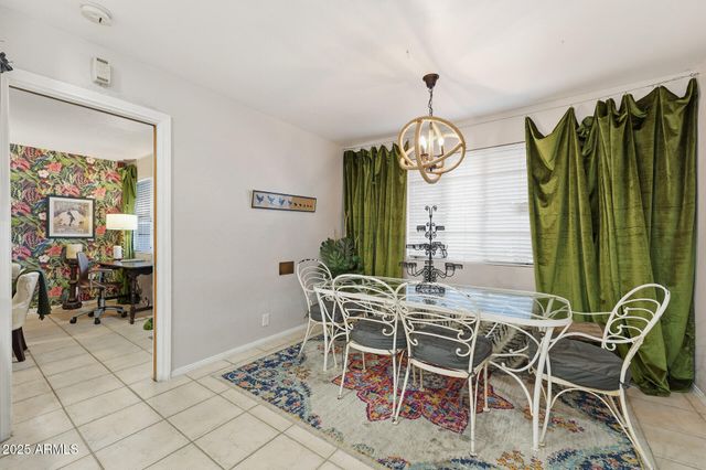 2343 E EARLL Drive, Phoenix, AZ 85016