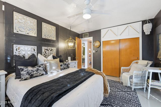 2343 E EARLL Drive, Phoenix, AZ 85016