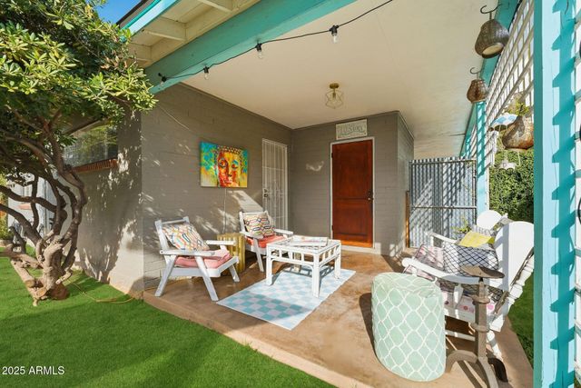 2343 E EARLL Drive, Phoenix, AZ 85016