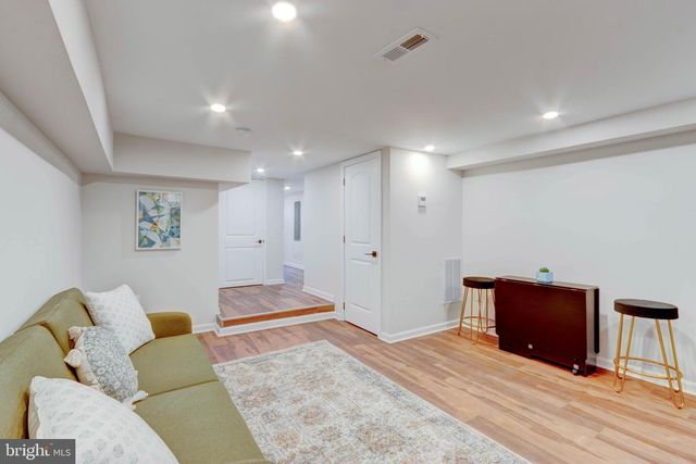 2414 CALLOW AVE, Baltimore, MD 21217
