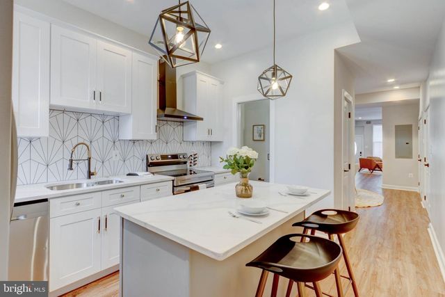 2414 CALLOW AVE, Baltimore, MD 21217