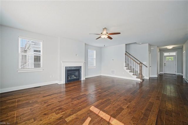 1933 Reefwood RD, Chesapeake, VA 23323