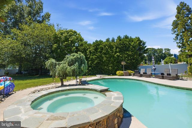 67 HADDOCK DR, Sewell, NJ 08080