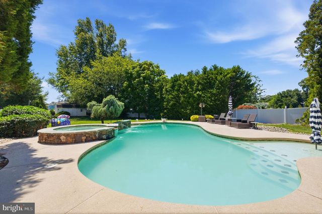 67 HADDOCK DR, Sewell, NJ 08080