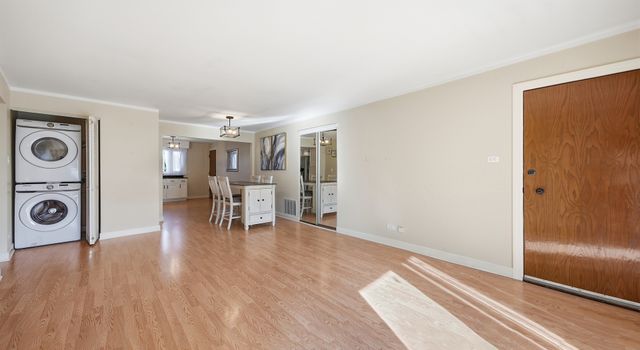 9510 S 86th Avenue 305, Hickory Hills, IL 60457