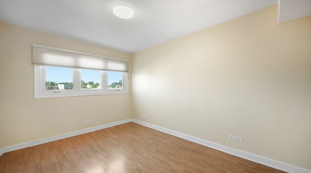 9510 S 86th Avenue 305, Hickory Hills, IL 60457