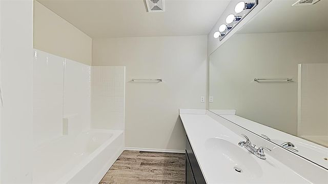 10008 Jackrabbit Road, Yukon, OK 73099