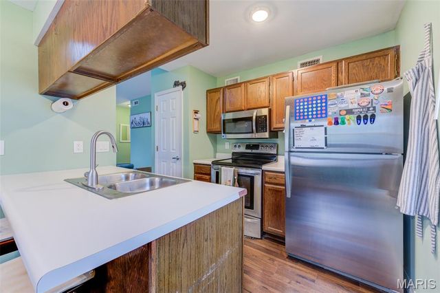 1504 Surrey Lane C, St Charles, MO 63304