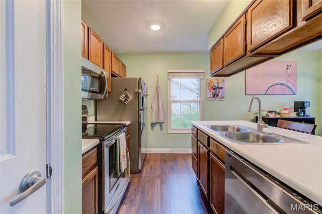 1504 Surrey Lane C, St Charles, MO 63304