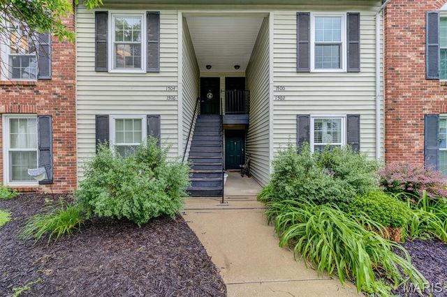 1504 Surrey Lane C, St Charles, MO 63304
