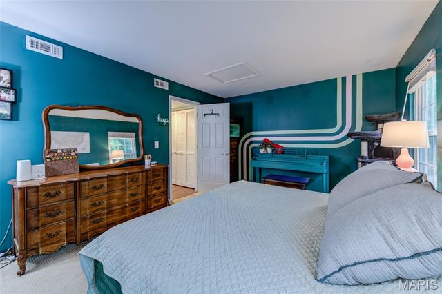 1504 Surrey Lane C, St Charles, MO 63304