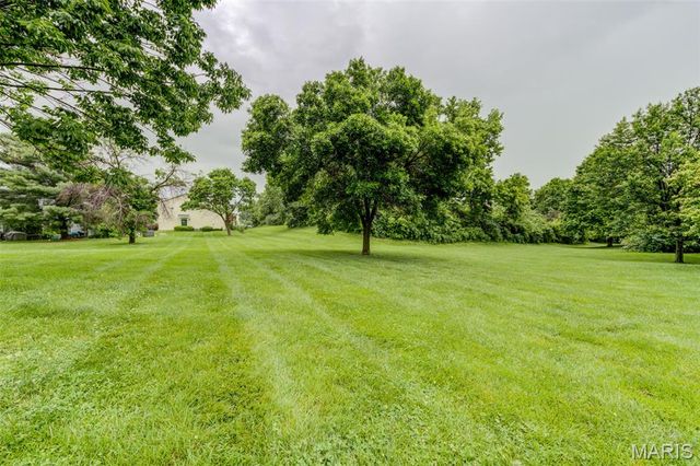 1504 Surrey Lane C, St Charles, MO 63304