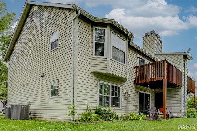 1504 Surrey Lane C, St Charles, MO 63304