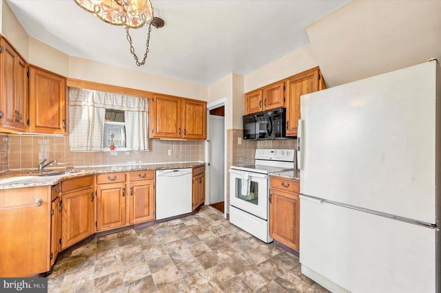 4202 WOODLAND AVE, Brookhaven, PA 19015