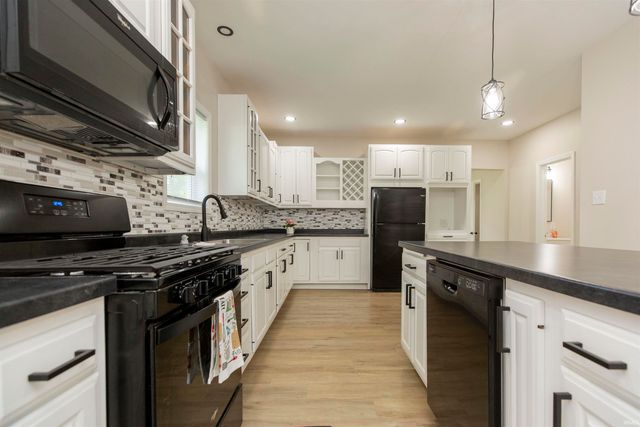 421 N Grandview Avenue, South Bend, IN 46619