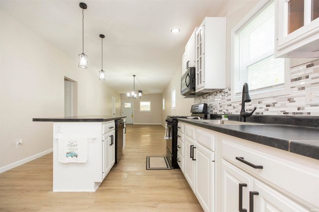 421 N Grandview Avenue, South Bend, IN 46619