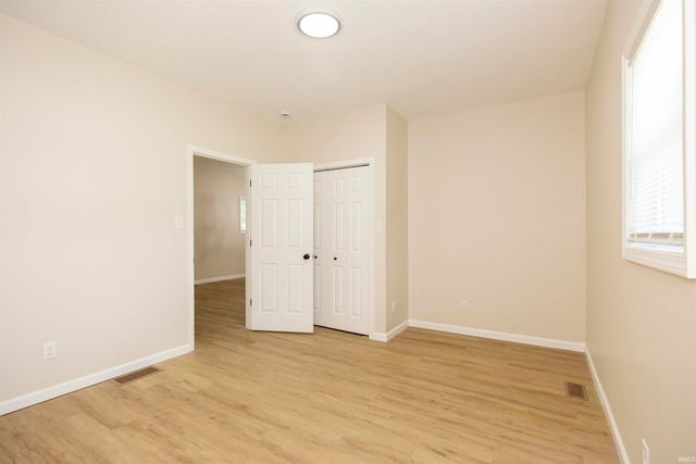 421 N Grandview Avenue, South Bend, IN 46619