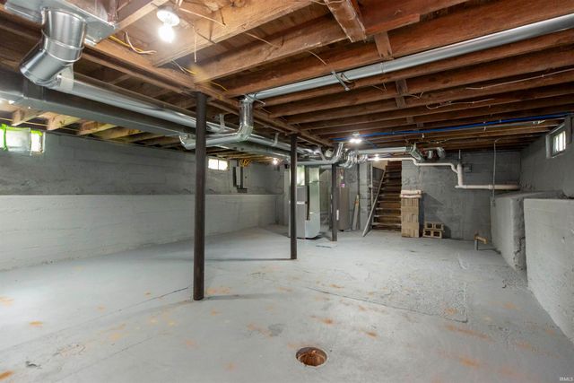 421 N Grandview Avenue, South Bend, IN 46619