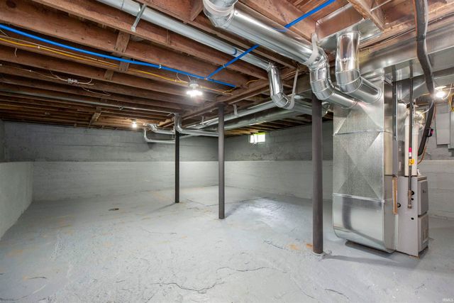 421 N Grandview Avenue, South Bend, IN 46619