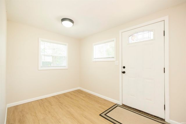 421 N Grandview Avenue, South Bend, IN 46619