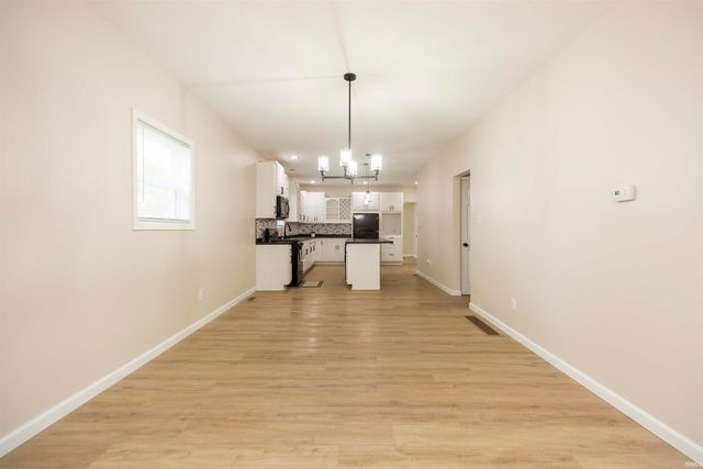 421 N Grandview Avenue, South Bend, IN 46619