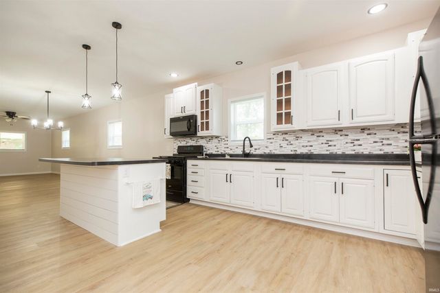 421 N Grandview Avenue, South Bend, IN 46619